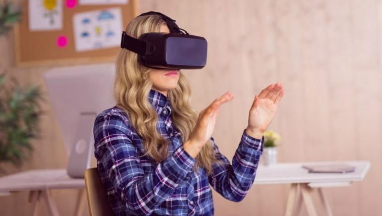 Oculus Rift: virtual reality headset 